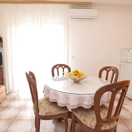 Rocka 1195 Apartment